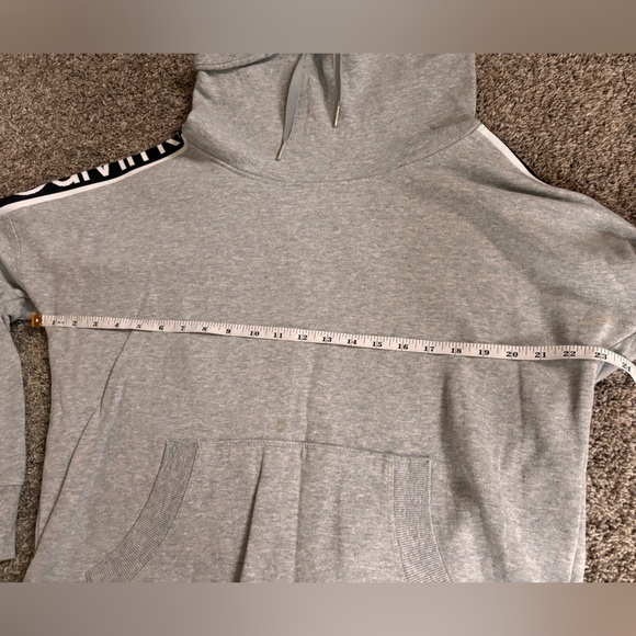 Sweatshirt - Picture 10 of 11